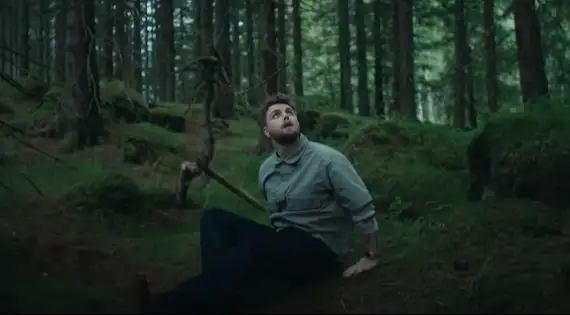 Veja o clipe da nova música, "Eternity", com a letra e a tradução!